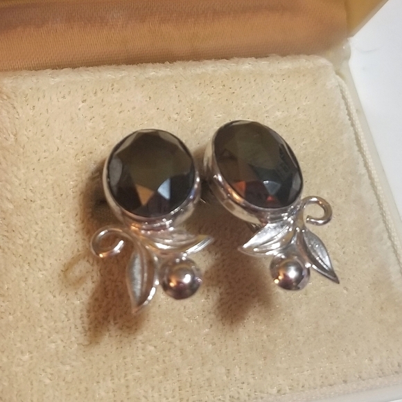 Clark & Coombs Antique Sterling Hematite Screw on Earrings - Picture 3 of 4